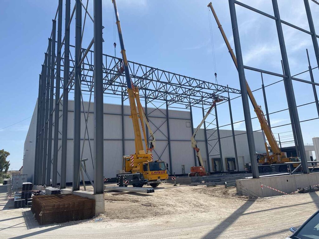 ¿Qué estructura metálica elegir para una nave logística?