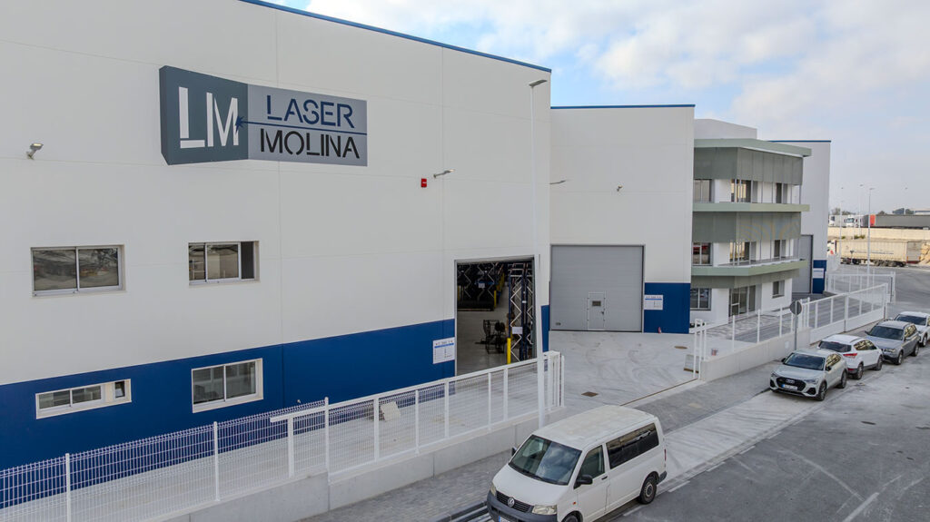 Urbanización exterior de naves industriales